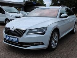 Weiß Gebraucht 2017 Skoda Superb Style Kombi | 24.999 € (Etwas zu teuer)