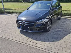 Schwarz Gebraucht 2022 Mercedes B180 Edition Van / Kleinbus | 27.000 € (Fairer Preis)