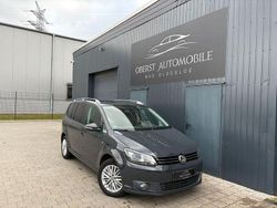 Grau Gebraucht 2015 VW Touran Cup Van / Kleinbus | 10.450 € (Fairer Preis)