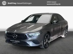 Grau Gebraucht 2024 Mercedes A200 Advanced Plus Limousine | 29.480 € (Guter Preis)