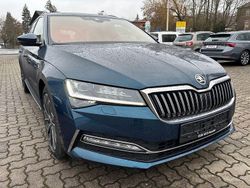 Blau Gebraucht 2022 Skoda Superb LAURIN & KLEMENT Kombi | 22.900 € (Teuer)