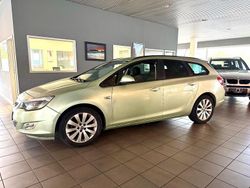 Grün Gebraucht 2011 Opel Astra Design Edition Kombi | 1.999 € (Superpreis)