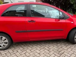 Rot Gebraucht 2009 Toyota Yaris Kleinwagen | 1.999 €