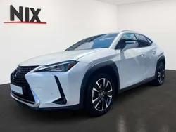 Titaniumweiß Gebraucht 2021 Lexus UX 250h SUV | 26.450 € (Fairer Preis)