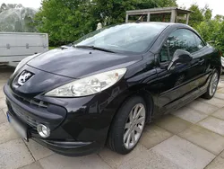 Gebraucht 2010 Peugeot 207 CC Roland Garros Cabrio | 3.900 € (Teuer)