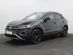 Schwarz Gebraucht 2023 VW T-Roc Style SUV | 32.389 € (Etwas zu teuer)