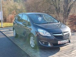 Grau Gebraucht 2017 Opel Meriva drive Van / Kleinbus | 9.990 € (Fairer Preis)