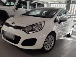 Weiß Gebraucht 2013 Kia Rio Kleinwagen | 6.800 € (Fairer Preis)