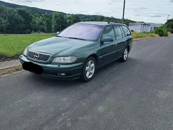 Grün Gebraucht 2001 Opel Omega Design Edition Kombi | 3.100 €