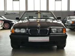 Cosmosschwarz Gebraucht 1997 BMW 320 Cabriolet Cabrio | 27.950 €