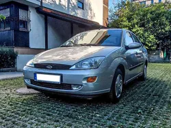 Silber Gebraucht 2000 Ford Focus Ghia Limousine | 2.480 € (Fairer Preis)