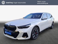 Mineralweiß metallic Neu 2025 BMW 540 Performance Kombi | 77.790 € (Fairer Preis)