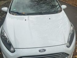 Weiß Gebraucht 2014 Ford Fiesta Ambiente Kleinwagen | 5.500 € (Fairer Preis)