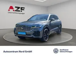 Grau Gebraucht 2023 VW Touareg R-line SUV | 63.890 € (Guter Preis)