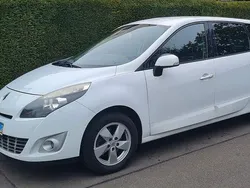 Weiß Gebraucht 2011 Renault Grand Scénic III Dynamique Van / Kleinbus | 2.990 € (Etwas zu teuer)