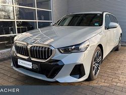 M brooklyn grau metallic Gebraucht 2025 BMW 520 Comfort Edition Kombi | 49.949 € (Fairer Preis)