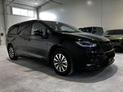 Schwarz Gebraucht 2024 Chrysler Pacifica Van / Kleinbus | 46.499 € (Fairer Preis)