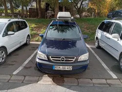 Blau Gebraucht 2003 Opel Zafira Edition Van / Kleinbus | 1.900 € (Teuer)