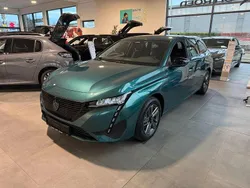 Blau Gebraucht 2025 Peugeot 308 Style Kombi | 28.900 €