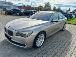 Grau Gebraucht 2010 BMW 740 Limousine | 13.900 €