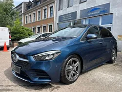 Blau Gebraucht 2019 Mercedes B180 AMG line Van / Kleinbus | 17.550 € (Fairer Preis)
