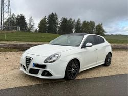 Weiß Gebraucht 2012 Alfa Romeo Giulietta Turismo Kleinwagen | 5.990 € (Fairer Preis)