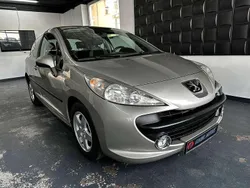 Grau Gebraucht 2009 Peugeot 207 Urban Move Kleinwagen | 2.500 € (Fairer Preis)