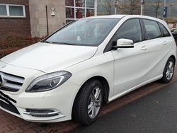 Weiß Gebraucht 2013 Mercedes B180 Van / Kleinbus | 9.900 € (Fairer Preis)
