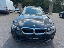Schwarz Gebraucht 2022 BMW 318 Sport Line Kombi | 25.499 € (Fairer Preis)