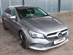 Grau Gebraucht 2017 Mercedes CLA200 Shooting Brake Sport Kombi | 15.999 € (Fairer Preis)