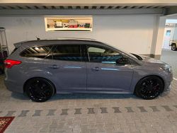 Grau Gebraucht 2016 Ford Focus ST Kombi | 19.000 €