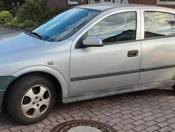 Silber Gebraucht 2000 Opel Astra Kleinwagen | 750 € (Guter Preis)