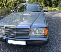 Blau Gebraucht 1990 Mercedes E230 Coupé | 8.500 €