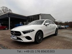 Weiß Gebraucht 2023 Mercedes A200 AMG Limousine | 28.499 € (Fairer Preis)