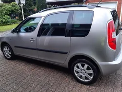 Braun Gebraucht 2011 Skoda Roomster Kombi | 4.450 €