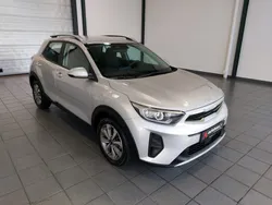 Silber Gebraucht 2023 Kia Stonic Vision SUV | 17.990 € (Guter Preis)