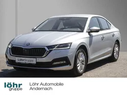 Silber Gebraucht 2021 Skoda Octavia Ambition Limousine | 17.980 € (Guter Preis)