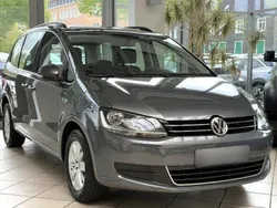 Grau metallic Gebraucht 2017 VW Sharan Van / Kleinbus | 27.810 € (Etwas zu teuer)