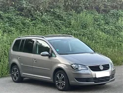 Grau Gebraucht 2010 VW Touran Comfortline Van / Kleinbus | 4.200 € (Fairer Preis)