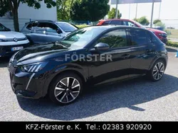Schwarz Gebraucht 2022 Peugeot e-208 GT Kleinwagen | 17.390 € (Fairer Preis)