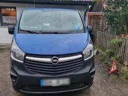 Blau Gebraucht 2016 Opel Vivaro Van | 25.500 €