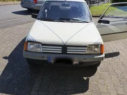 Weiß Gebraucht 1987 Peugeot 205 Kleinwagen | 4.000 €