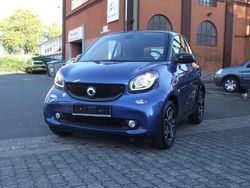 Sicherheitszelle in black Gebraucht 2016 Smart ForTwo Coupé Kleinwagen | 8.990 € (Fairer Preis)