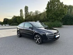 Schwarz Gebraucht 2005 Ford Focus Limousine | 1.500 €