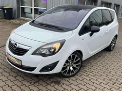 Weiß Gebraucht 2013 Opel Meriva Color Edition Van / Kleinbus | 4.999 € (Fairer Preis)