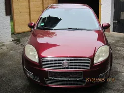 Rot Gebraucht 2009 Fiat Linea Dynamic Limousine | 1.850 €