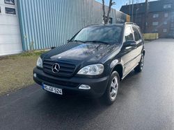 Schwarz Gebraucht 2003 Mercedes ML350 SUV | 2.999 €