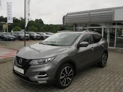 Grau Gebraucht 2019 Nissan Qashqai N-Connecta SUV | 19.650 € (Fairer Preis)