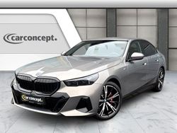 Grau Gebraucht 2025 BMW 520 M Sport Limousine | 58.900 € (Fairer Preis)