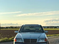 Silber Gebraucht 1995 Mercedes C200 Limousine | 1.400 €